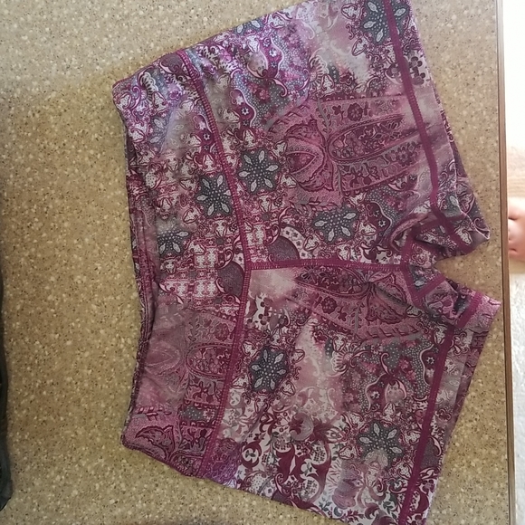 Workout shorts - Picture 3 of 4